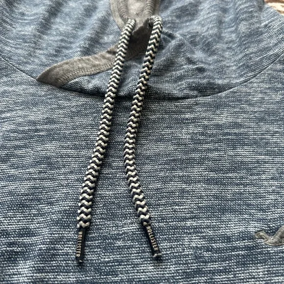 Hollister Heathered Gray Hoodie - Picture 3 of 10